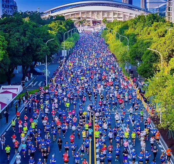 Hi-Q coetus fugit ad Zhuhai Marathona